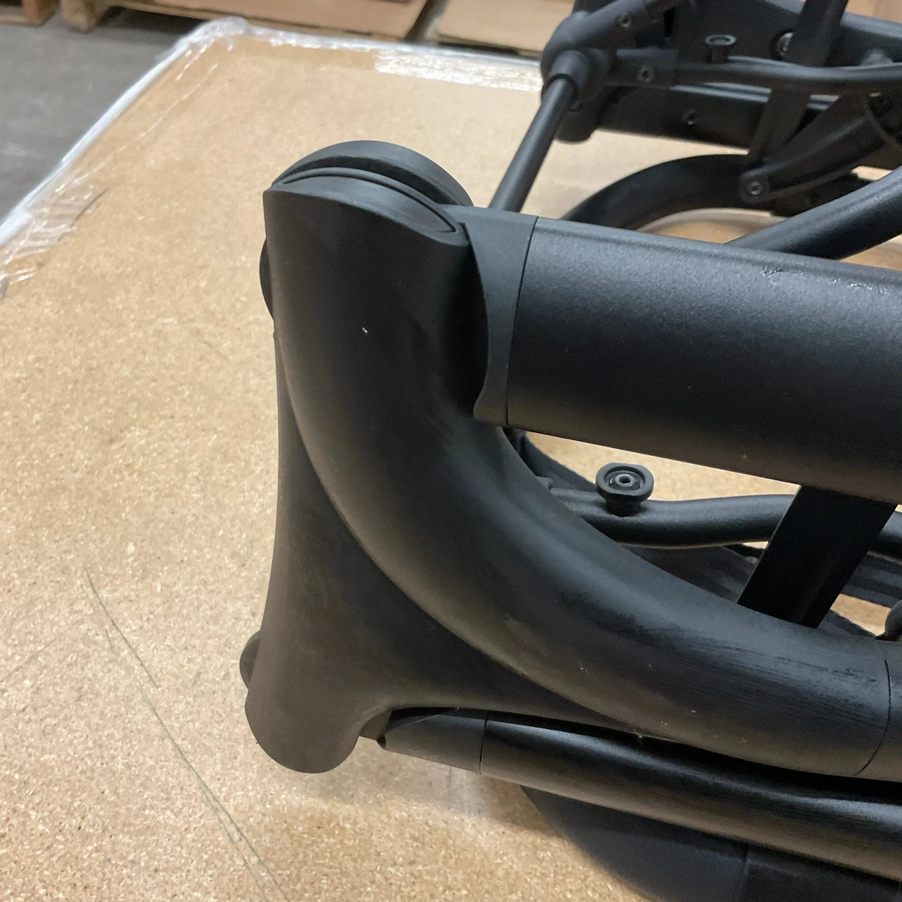 Butterfly Chassis - Black (Floor Model)