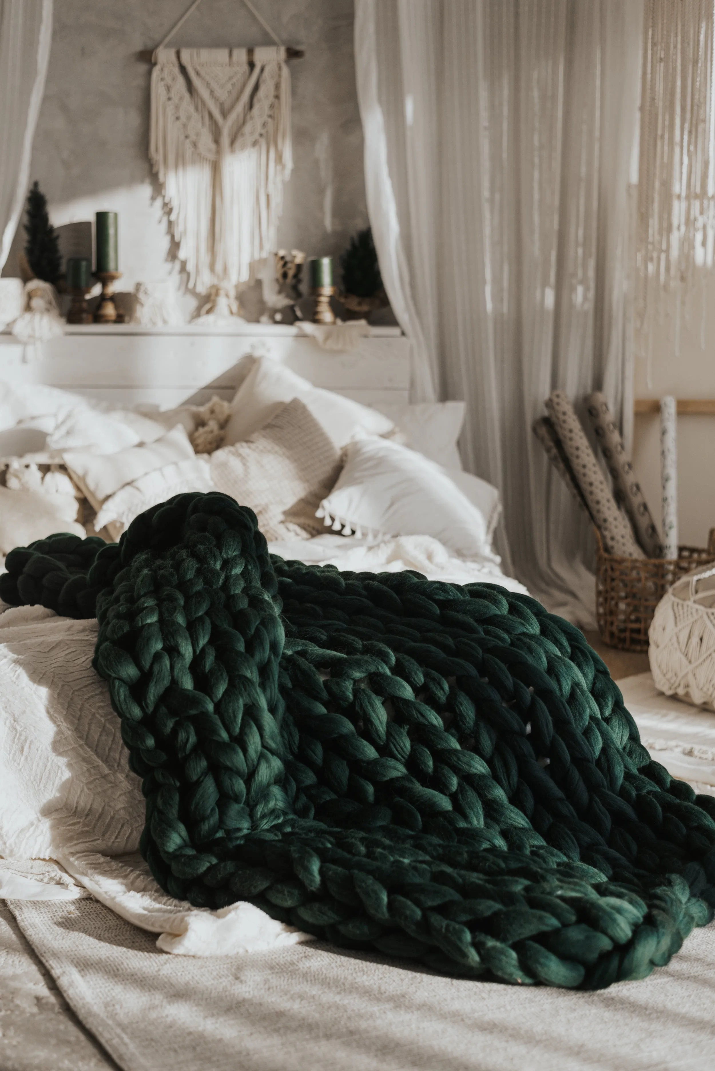 Small throw blanket 35”x50” (90x130 cm)
