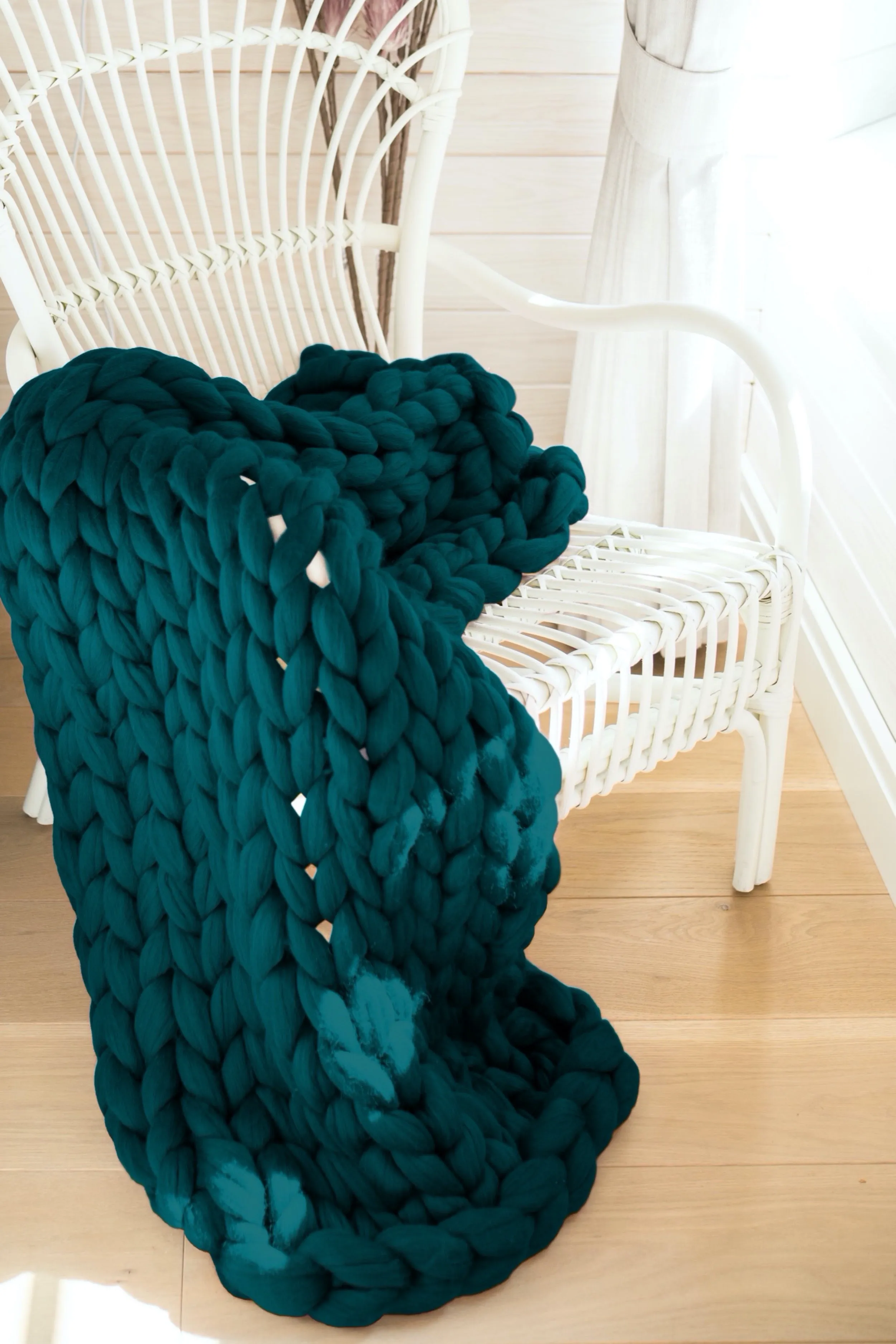 Small throw blanket 35”x50” (90x130 cm)