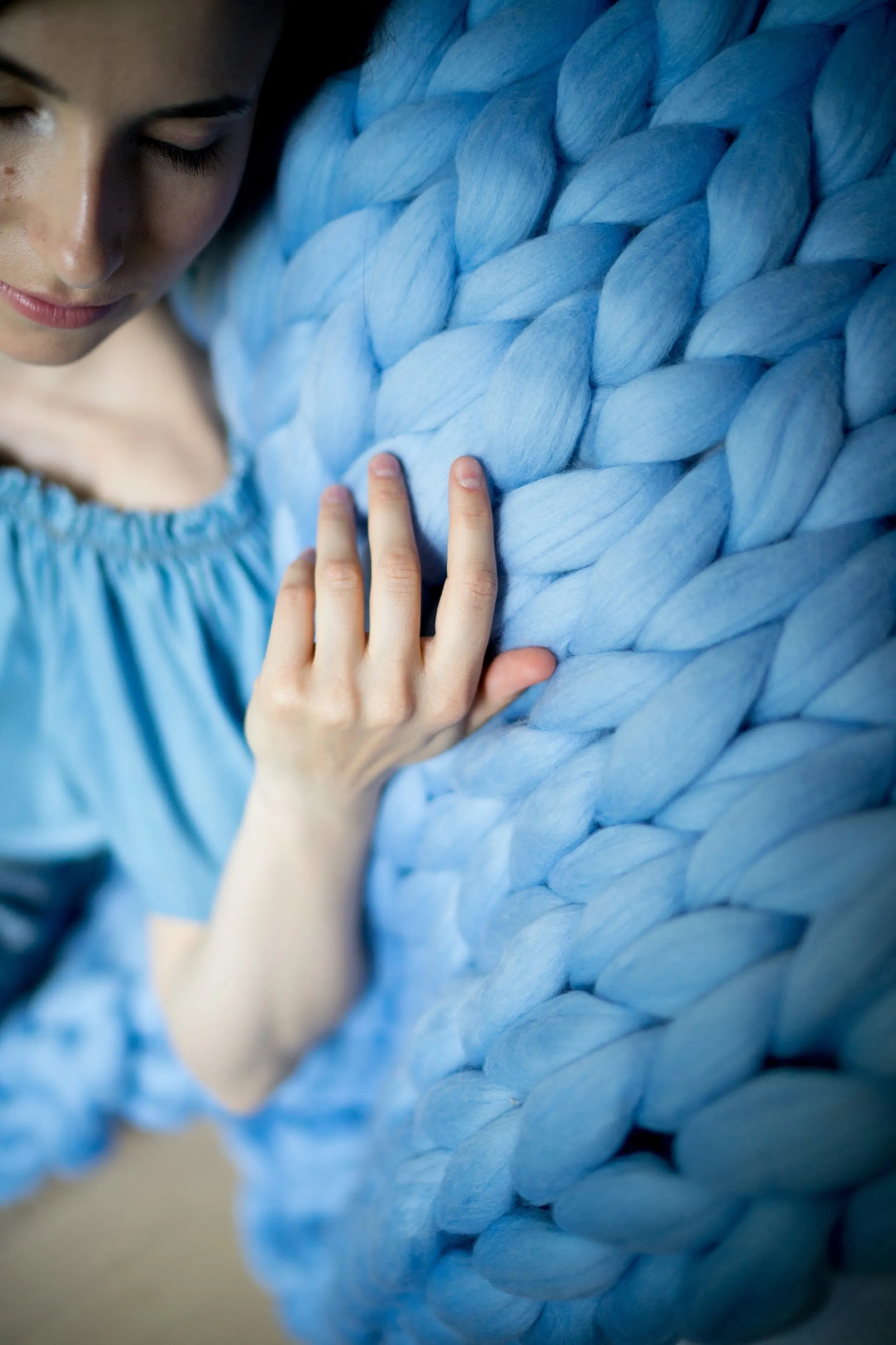 Small throw blanket 35”x50” (90x130 cm)