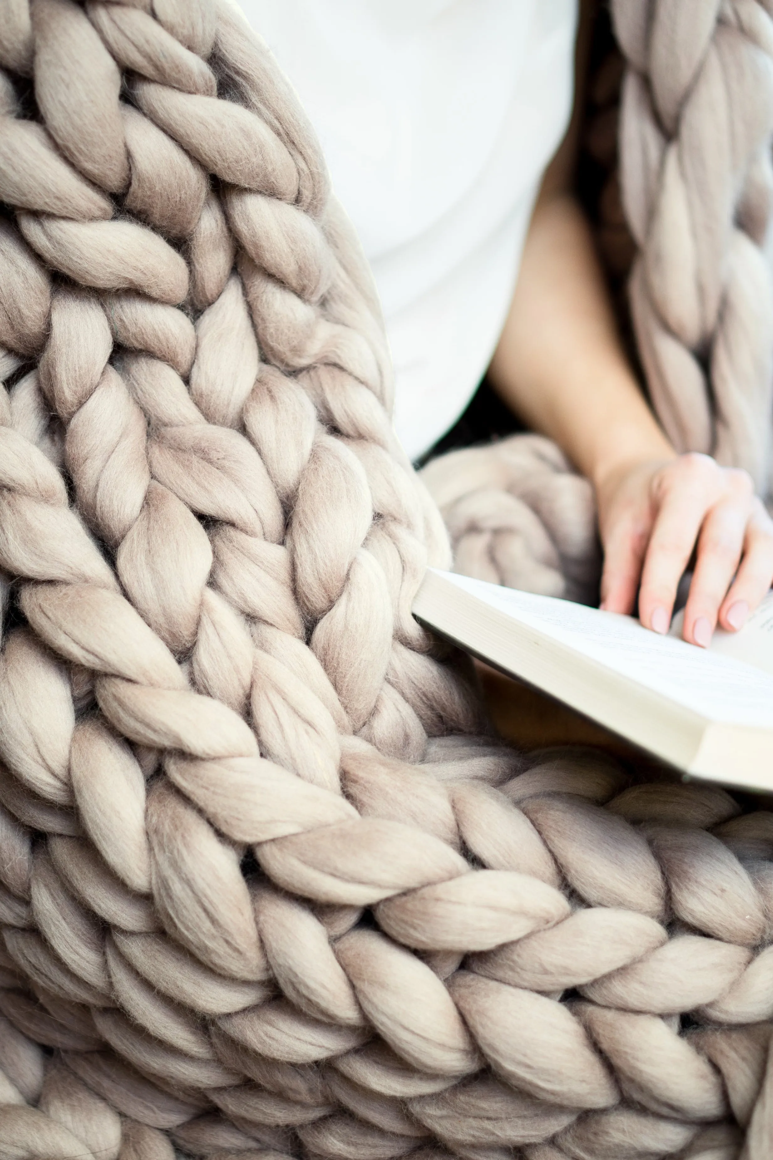 Small throw blanket 35”x50” (90x130 cm)