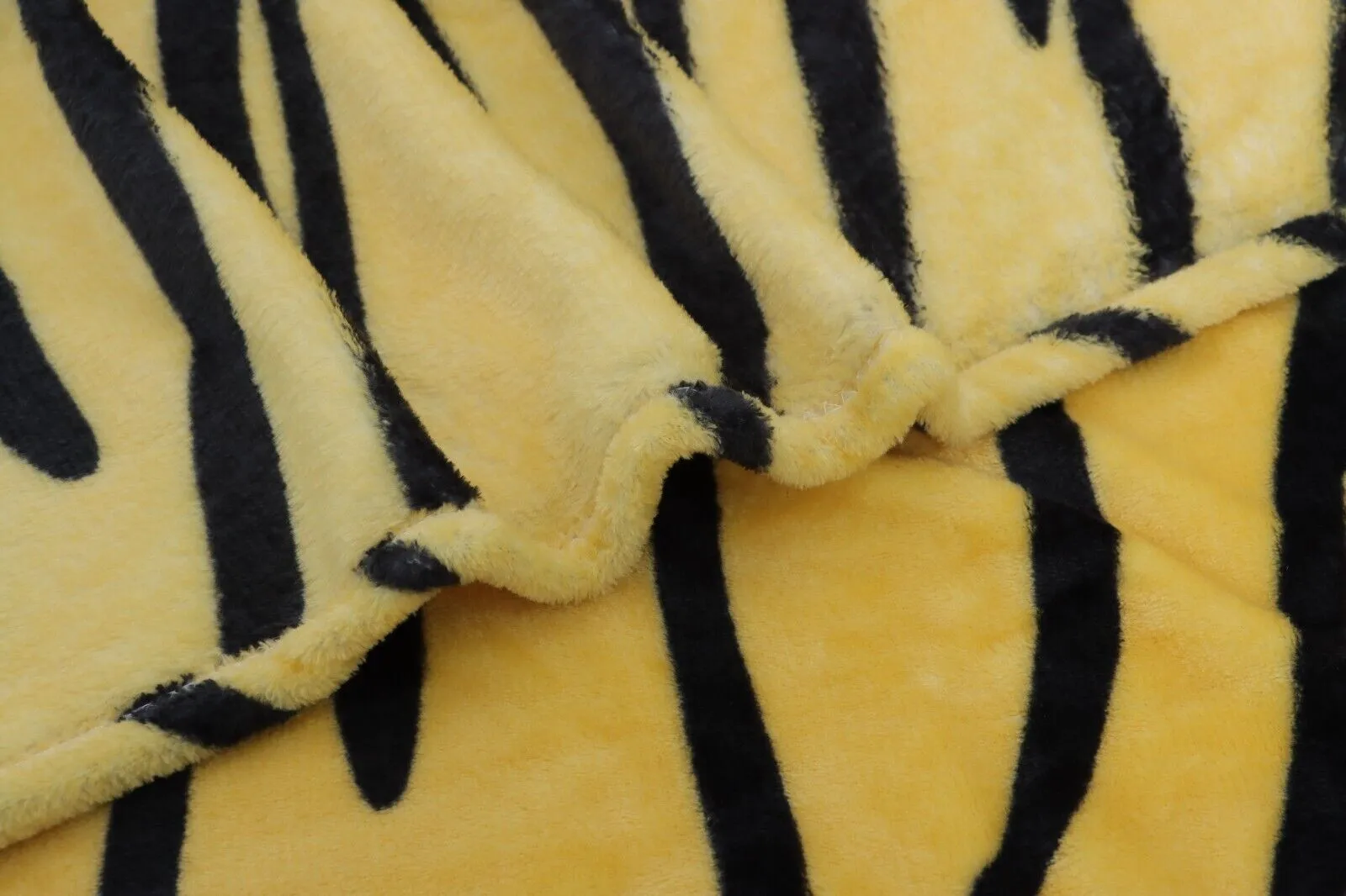 Warm Fleece Throws Animal Skin Designs Blankets Warm Sofa Bed Comforters